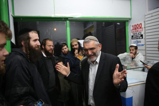 בן ארי על הפסילה: "חונטה משפטית לקחה את השלטון"