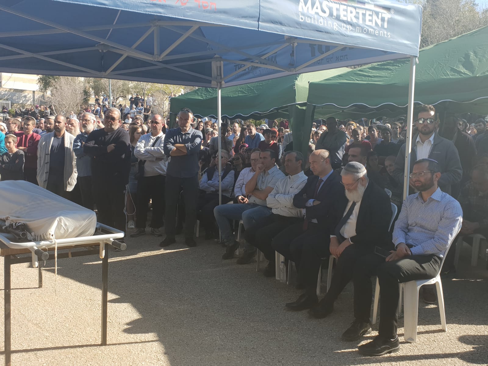 אלפים ליוו למנוחות את הרב אחיעד אטינגר הי"ד