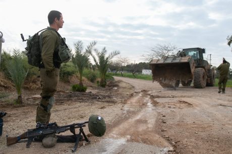גלריה: הדרום חוזר לשגרה, צה"ל נערך לתקיפה