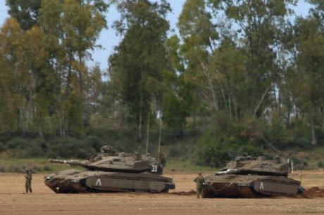 גלריה: הדרום חוזר לשגרה, צה"ל נערך לתקיפה