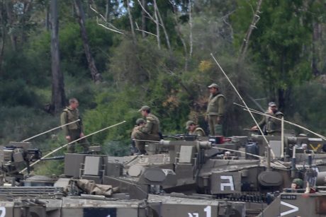 גלריה: הדרום חוזר לשגרה, צה"ל נערך לתקיפה
