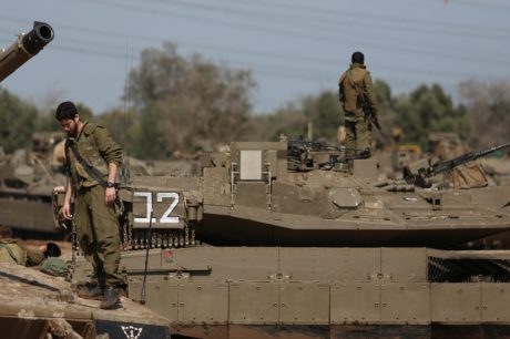 גלריה: הדרום חוזר לשגרה, צה"ל נערך לתקיפה