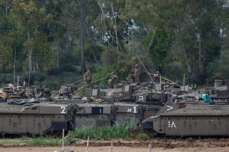גלריה: הדרום חוזר לשגרה, צה"ל נערך לתקיפה