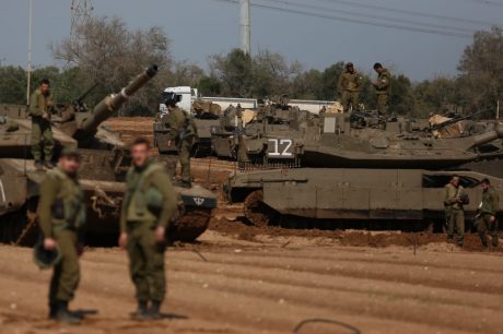 גלריה: הדרום חוזר לשגרה, צה"ל נערך לתקיפה