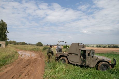 גלריה: הדרום חוזר לשגרה, צה"ל נערך לתקיפה
