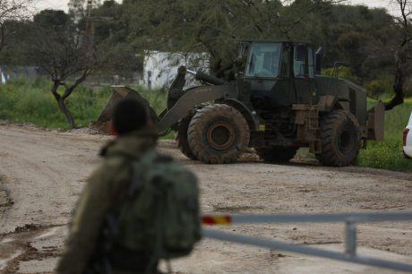 גלריה: הדרום חוזר לשגרה, צה"ל נערך לתקיפה