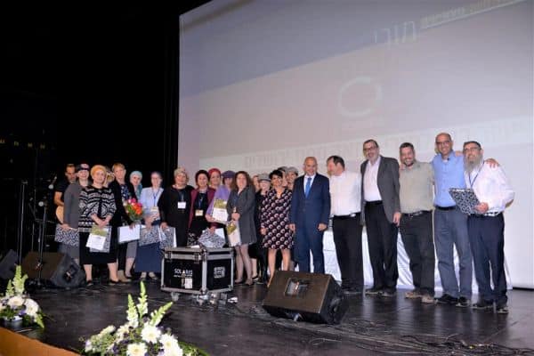 הצדעה למנהיגי החינוך ומורי המאה בחמ"ד