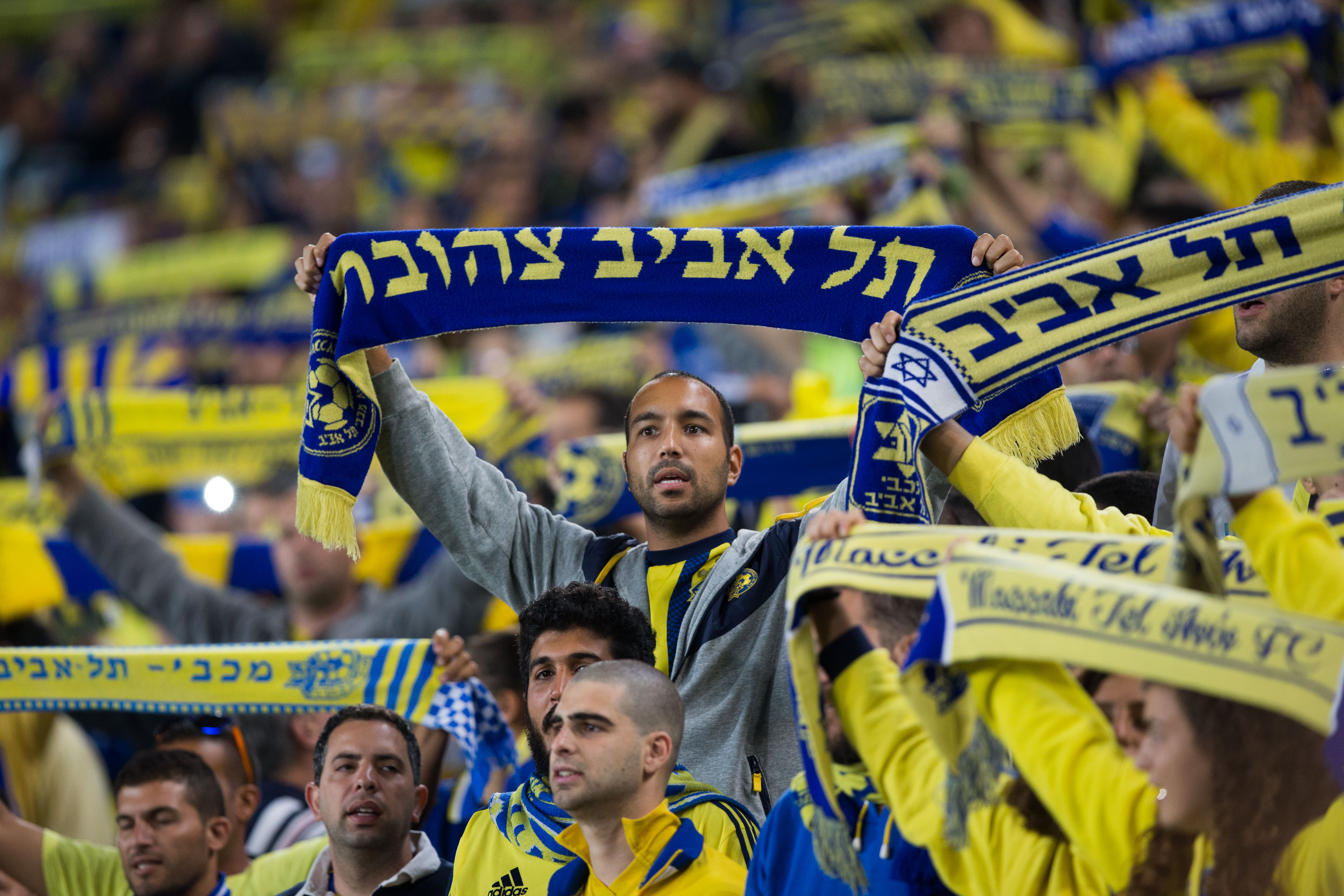 אחרי האליפות: 3 שוטרים נפצעו בחגיגות האוהדים