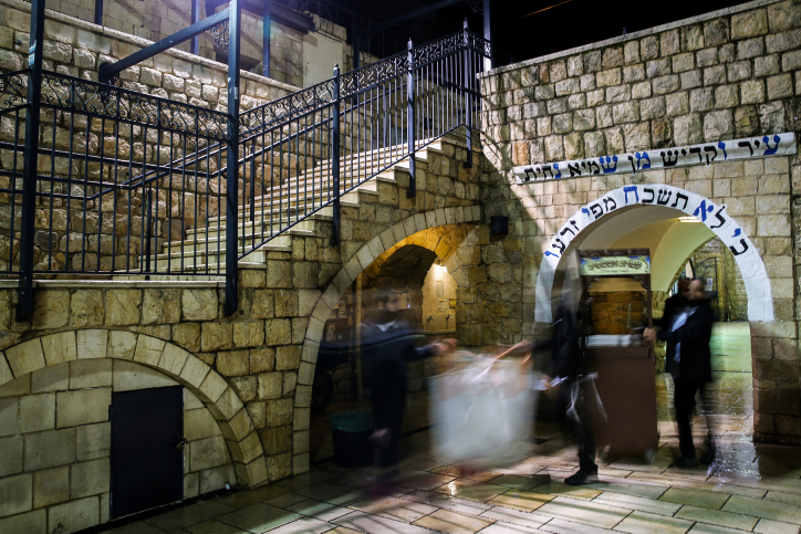 חשש לחשיפה לחצבת בקבר רשב"י ובבית הכנסת בטבריה