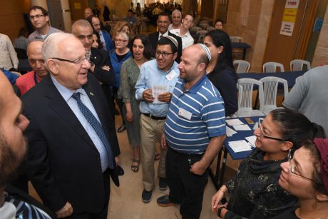 הנשיא יקיים התייעצויות עם ראשי המפלגות בשידור חי