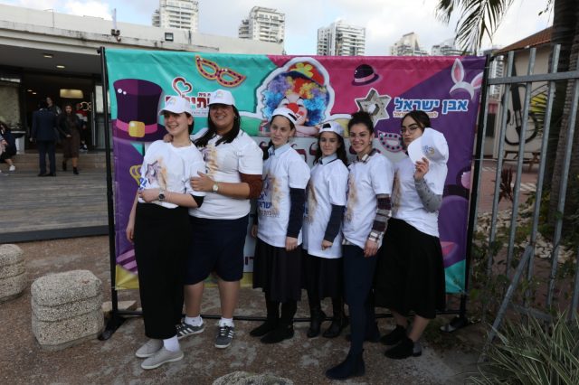 מרגש: עמותת 'אבן ישראל' משמחת את חניכות 'שתילים'