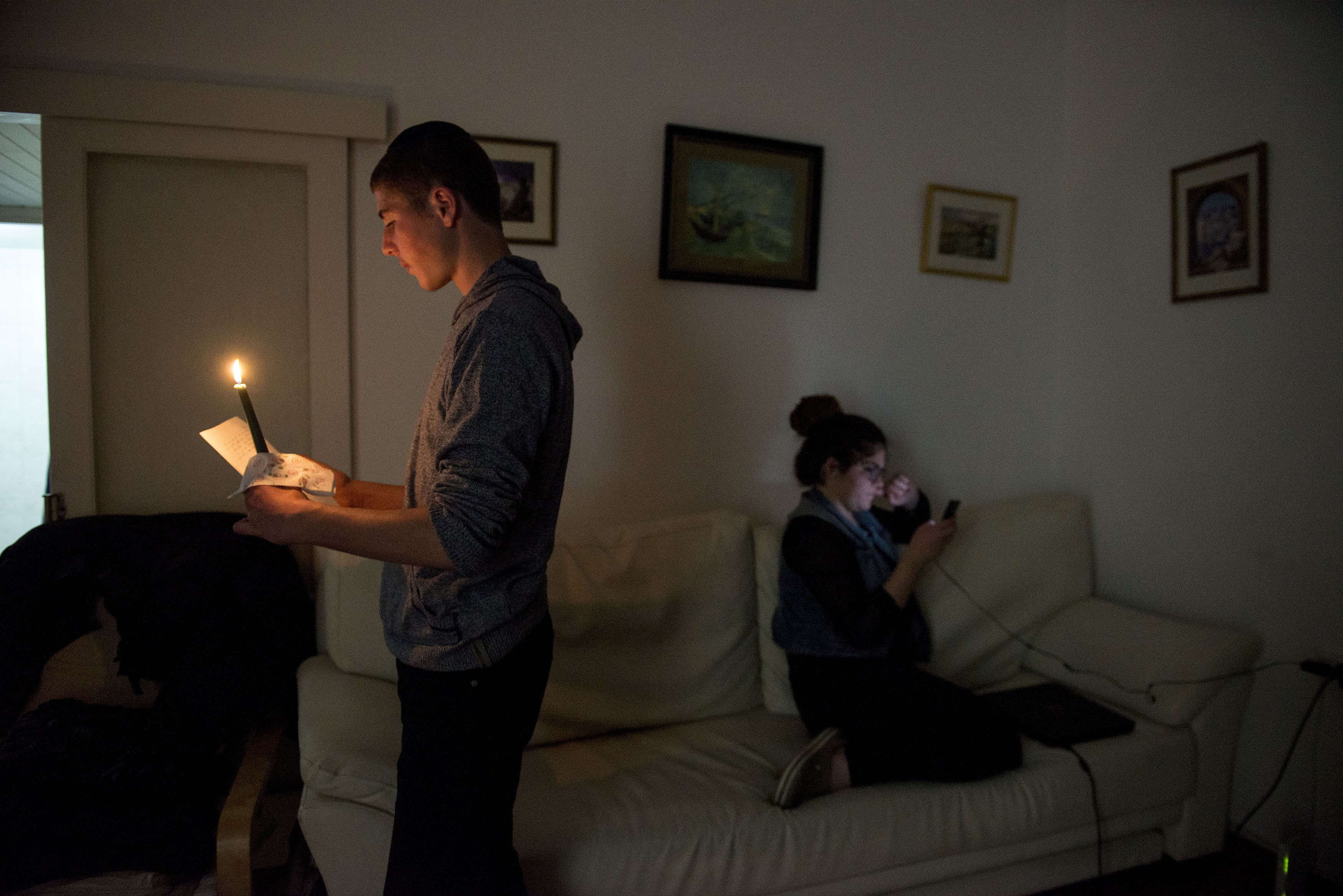 הלכות בדיקת חמץ, ביעור חמץ וערב פסח