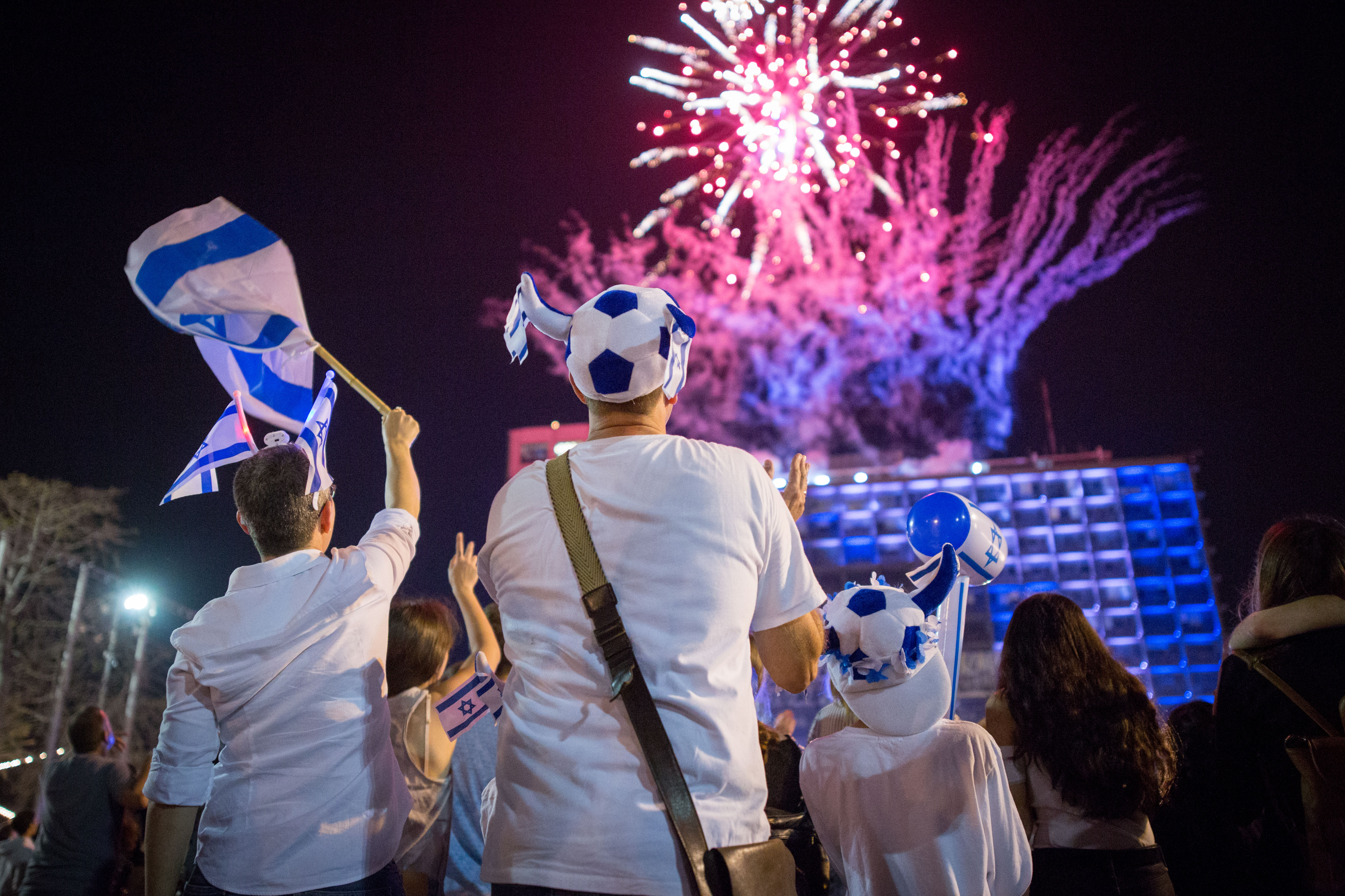 "לא הזמן לחגיגות": ראשי הערים מוותרים על זיקוקים