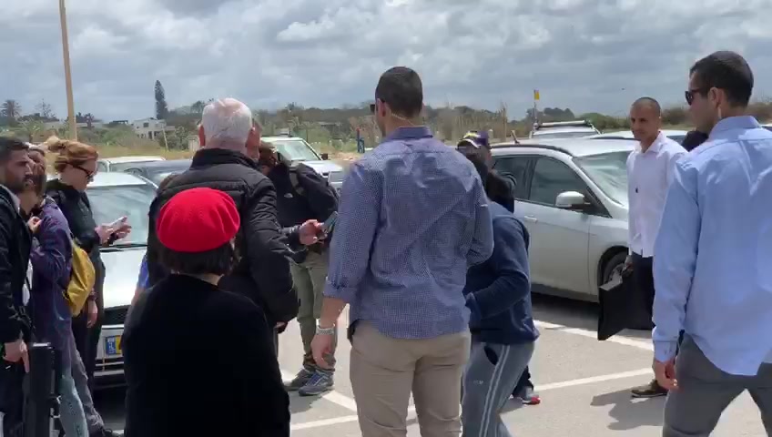 WhatsApp Video 2019-04-22 at 13.17.31