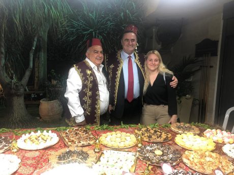 כ״ץ פותח את חגיגות המימונה עם בתו מור בתל אביב
