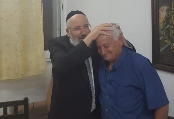 לפני השבעתו אלון שוסטר זכה 'לברכת כהן' להצלחה