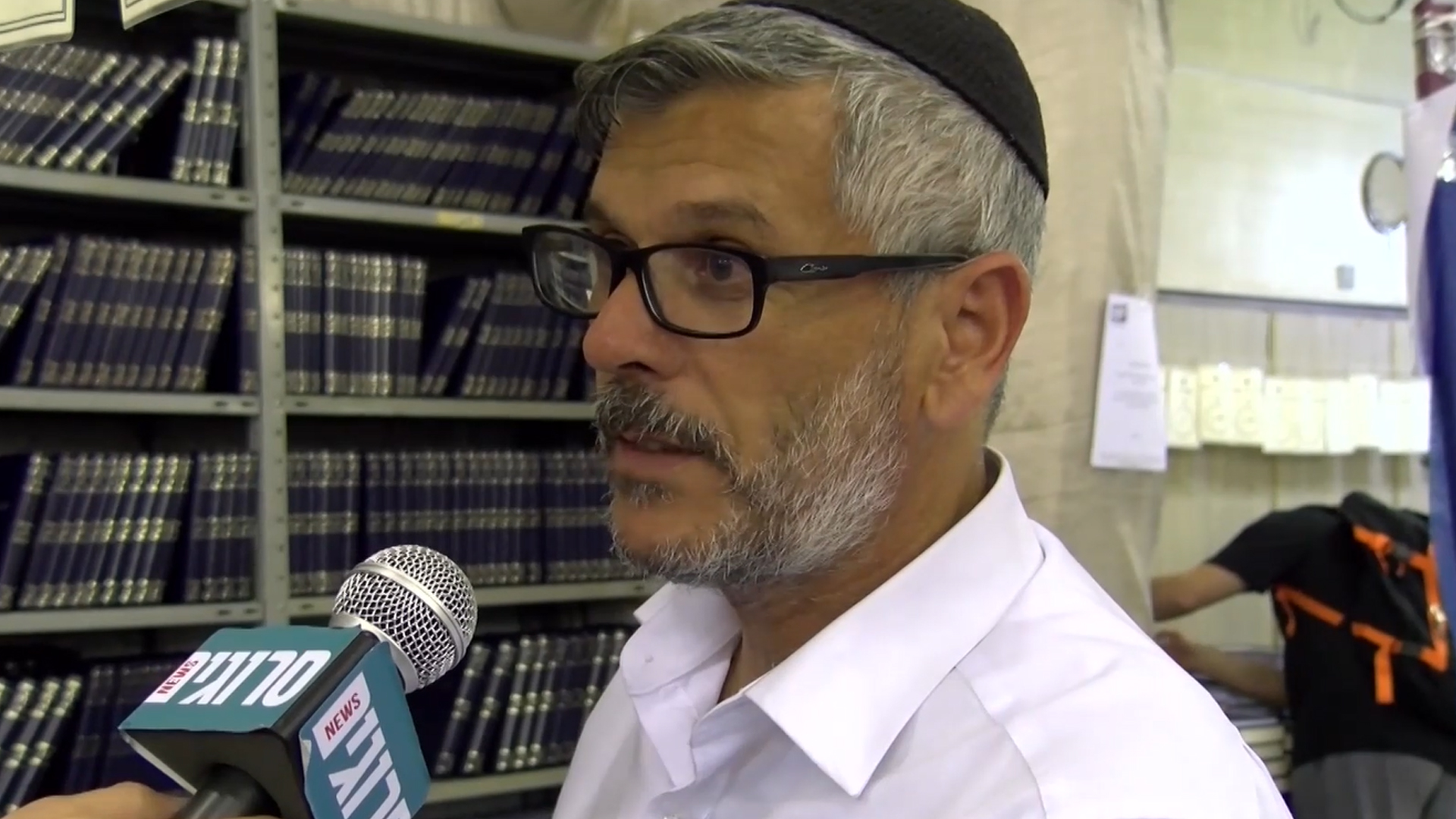 איזה ספרים הכי מעניינים את המבקרים ביריד?