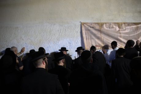 אלפים בהילולת יהושע בן נון בשומרון