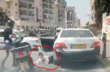 ילדה בת 7 נדרסה במעבר חציה וניצלה בנס. צפו