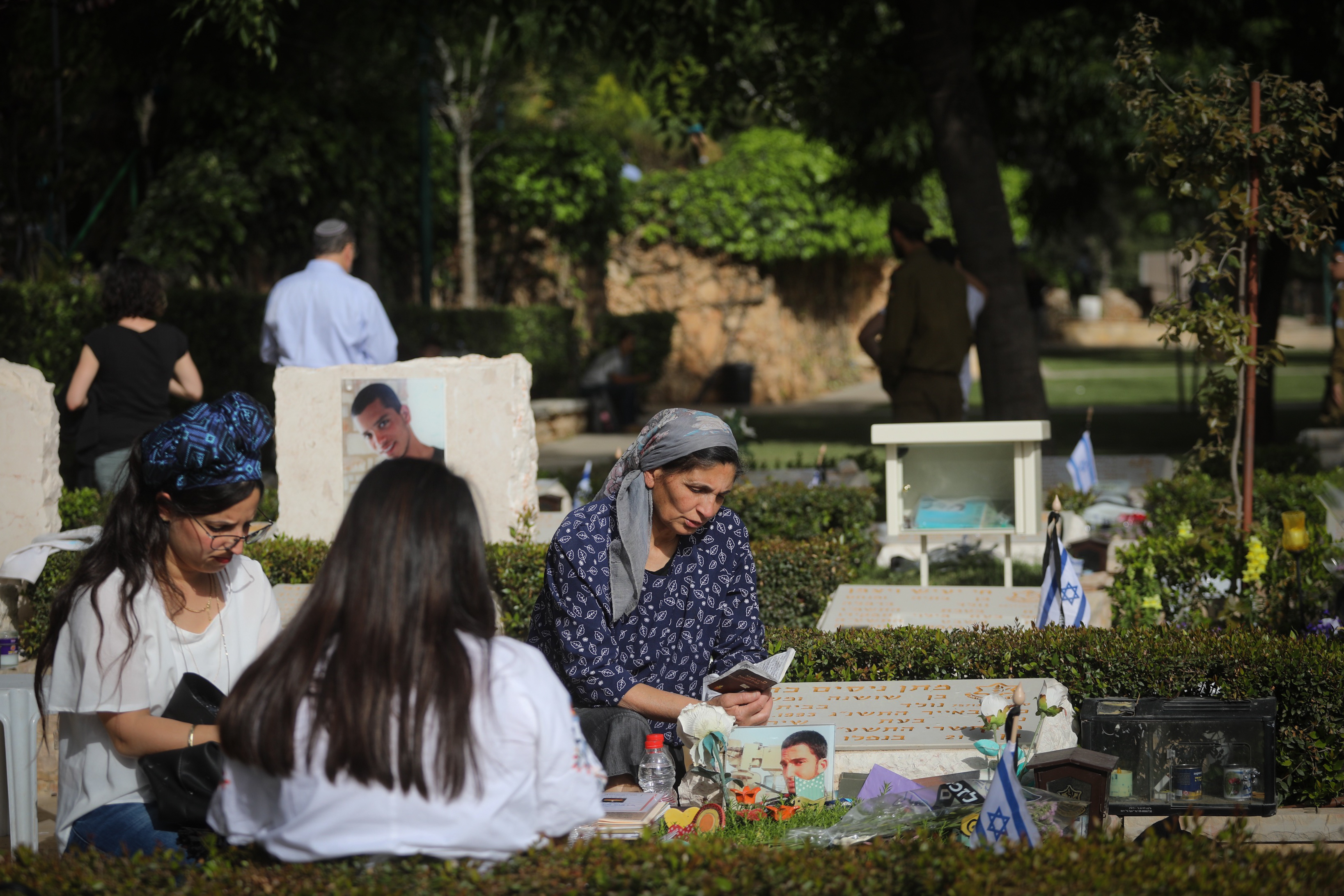 מרכינים ראש וזוכרים: נפתחו טקסי יום הזיכרון תשע"ט