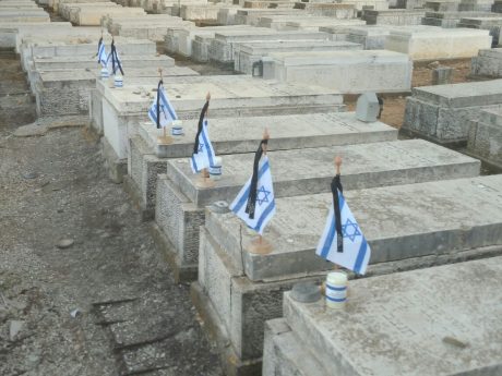 מיזם 'נר ודגל': תנועות הנוער עלו לקברי החללים