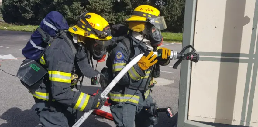 בגלל דגל ישראל: צוות כיבוי הותקף במאה שערים