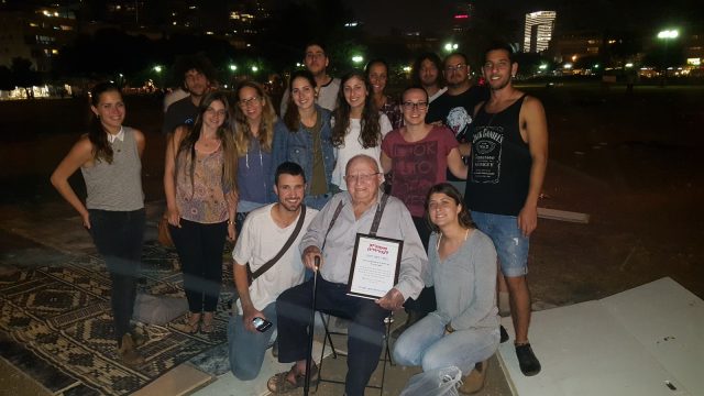 המדורה שעושה כבוד לדור המייסדים
