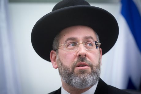 הרב לאו: "להוסיף עוד 20 דקות בשבת הקרובה"