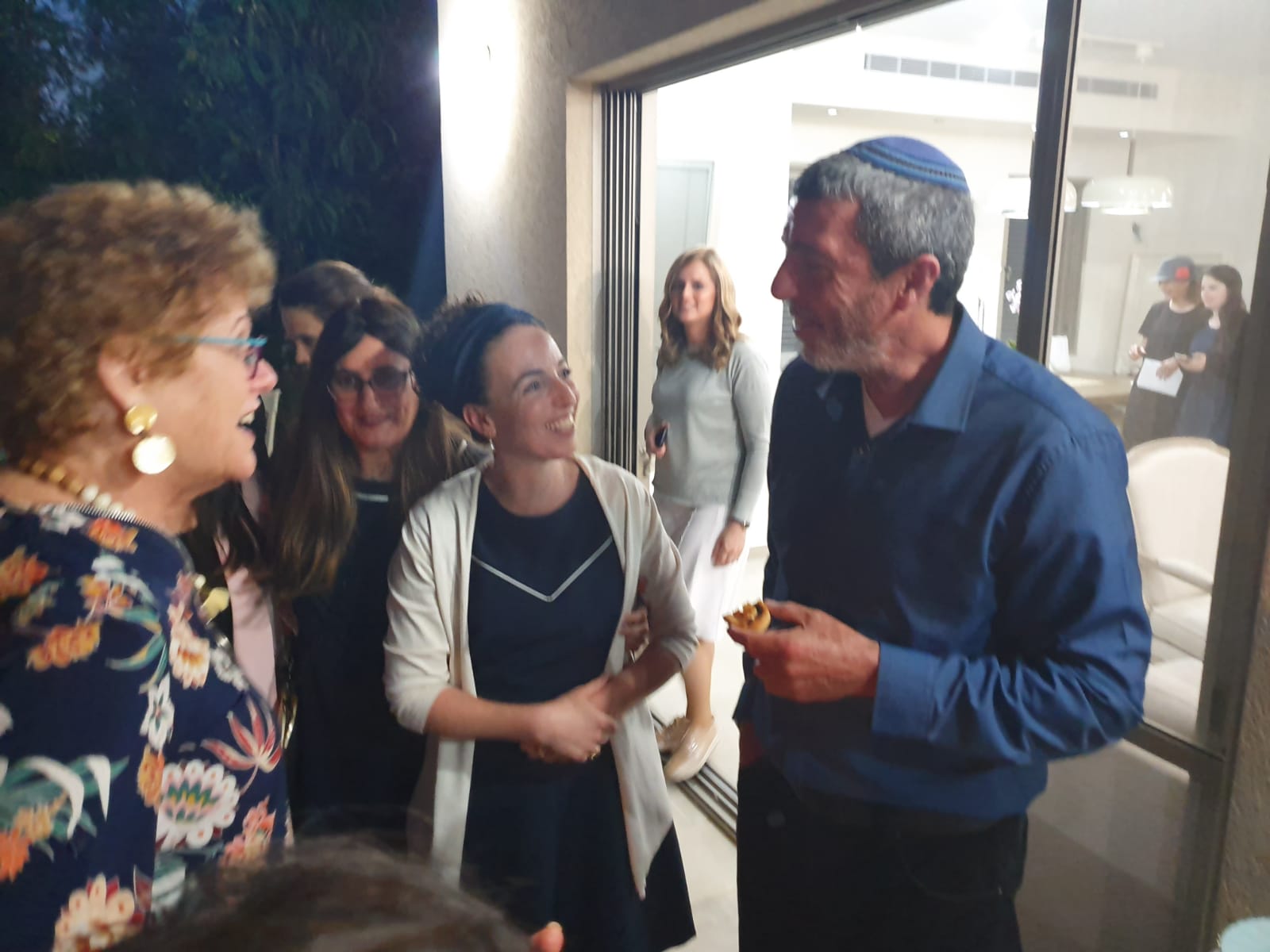 נשות הבית היהודי התכנסו, סילמן: נפעל להשבת הבנים