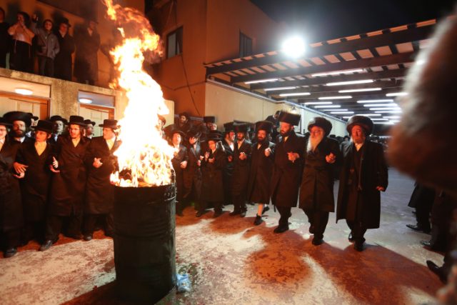 הדלקה במירון.