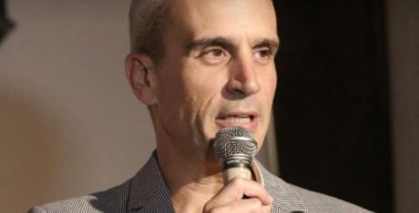 אברי גלעד מציע: זה הדיל שצריך לחתום עם נתניהו