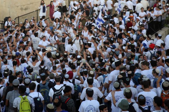 גלריית ענק: רבבות חגגו בריקוד הדגלים. תיעוד