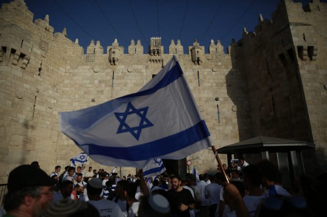 גלריית ענק: רבבות חגגו בריקוד הדגלים. תיעוד