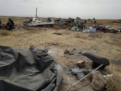 שר הביטחון נתניהו שוב הורס בתים של יהודים ביו"ש
