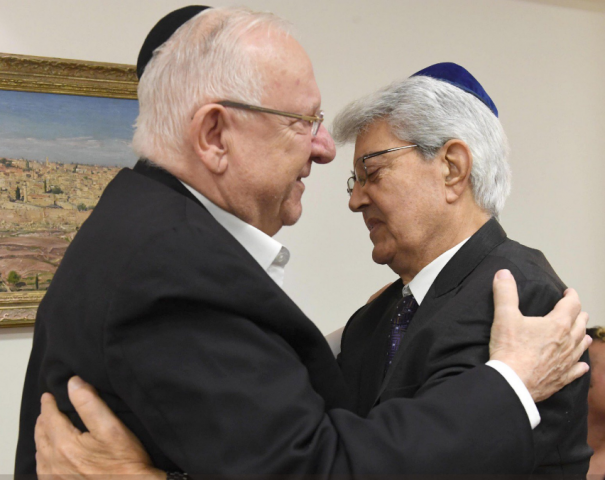 מנחמים את הנשיא ריבלין: מאות הגיעו מרחבי הארץ