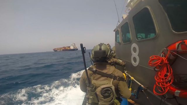 תיעוד חדש מהשתלטות חיל הים על הספינה הטורקית