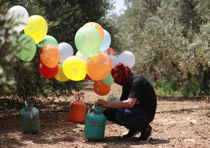 חמאס מפר את הפסקת האש: בלוני הנפץ חזרו