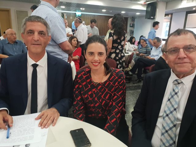 עו"ד איציק נטוביץ', איילת שקד ועו"ד אבי חימי. באדיבות המצלם