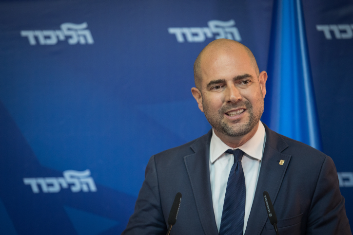 פיצוץ ראשון בין אמיר אוחנה לנשיאת העליון
