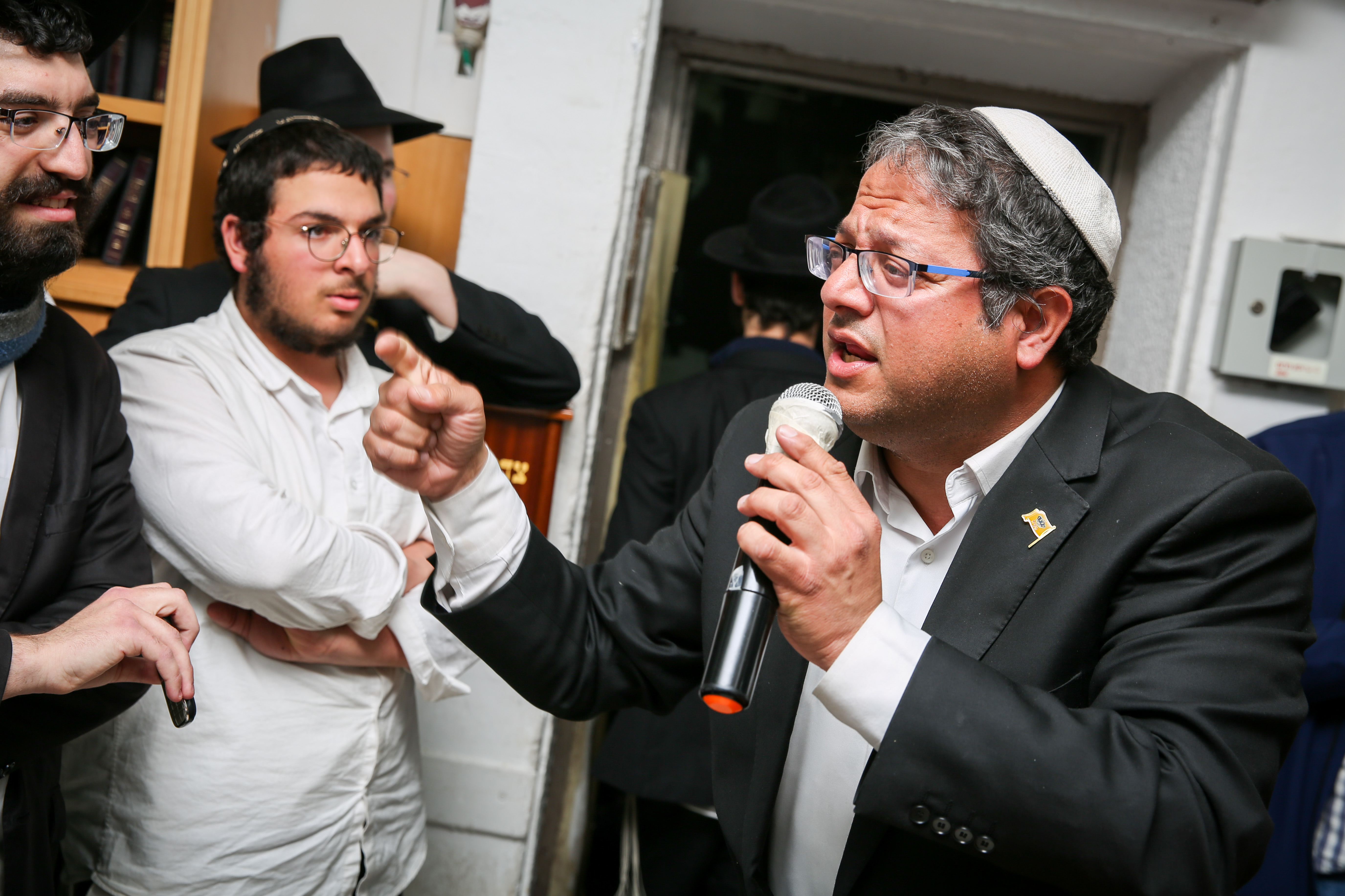 בן גביר לפעילים: "לא צריך להתייחס לרב רפי כבוגד"