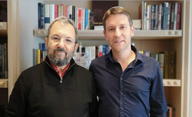סרוג ראשון מצטרף למפלגה של אהוד ברק