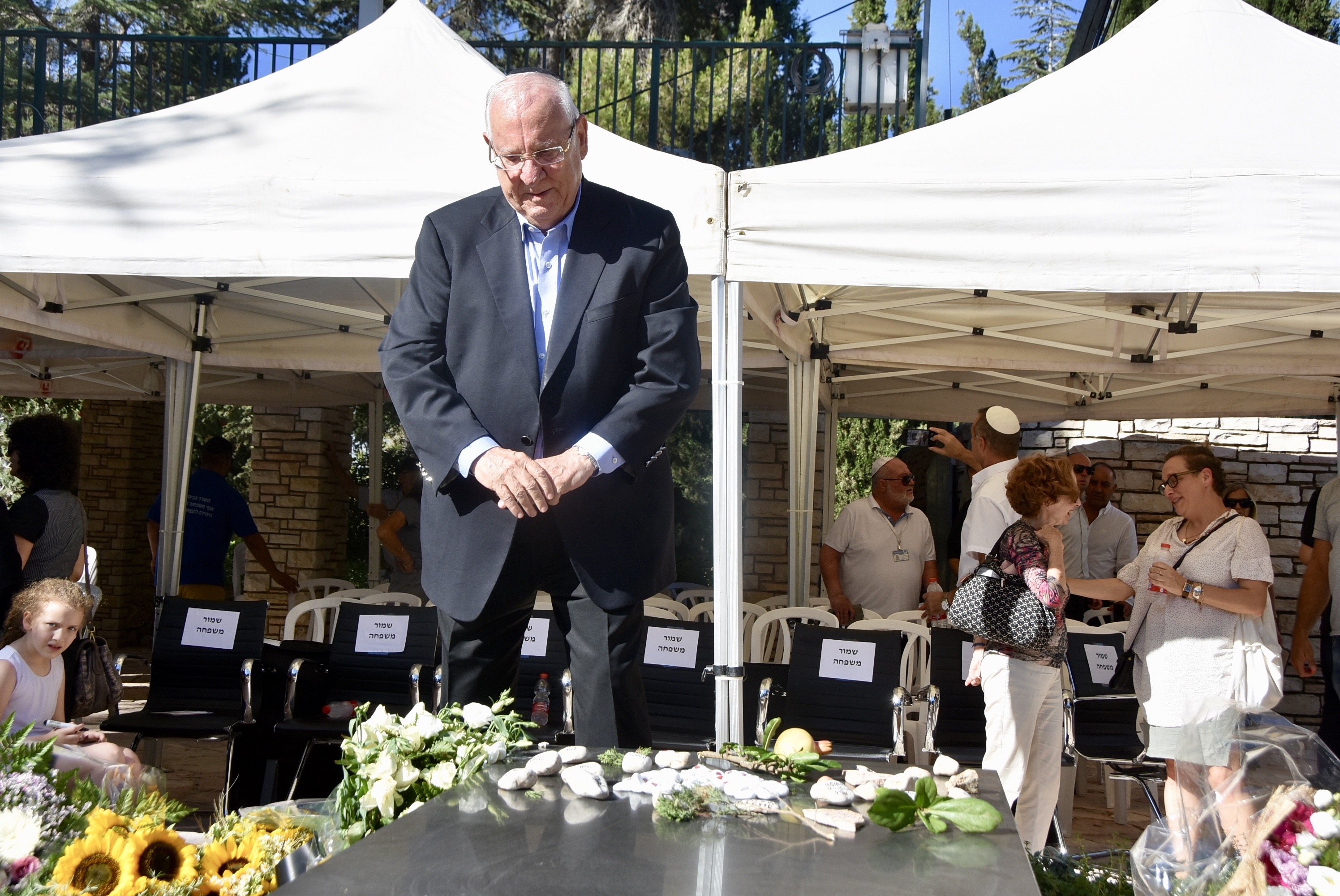 שלושים לנחמה ריבלין: בני המשפחה עלו לקברה