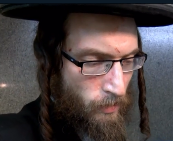 החרדי שמשכו בפאותיו: "אמרו לי אתה תמות היום"
