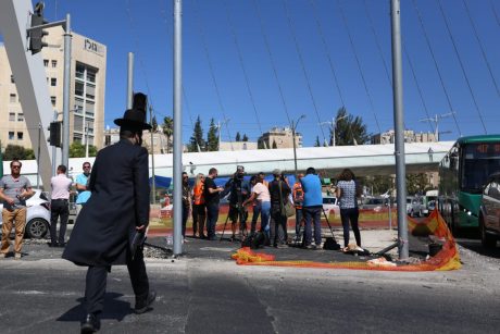 בדרך לפקקים: הכניסה לי-ם נחסמה • צפו בגלריה