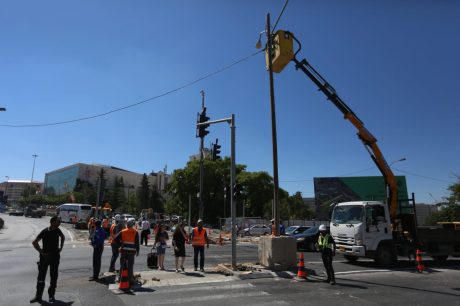 בדרך לפקקים: הכניסה לי-ם נחסמה • צפו בגלריה