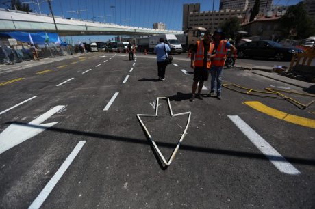 בדרך לפקקים: הכניסה לי-ם נחסמה • צפו בגלריה