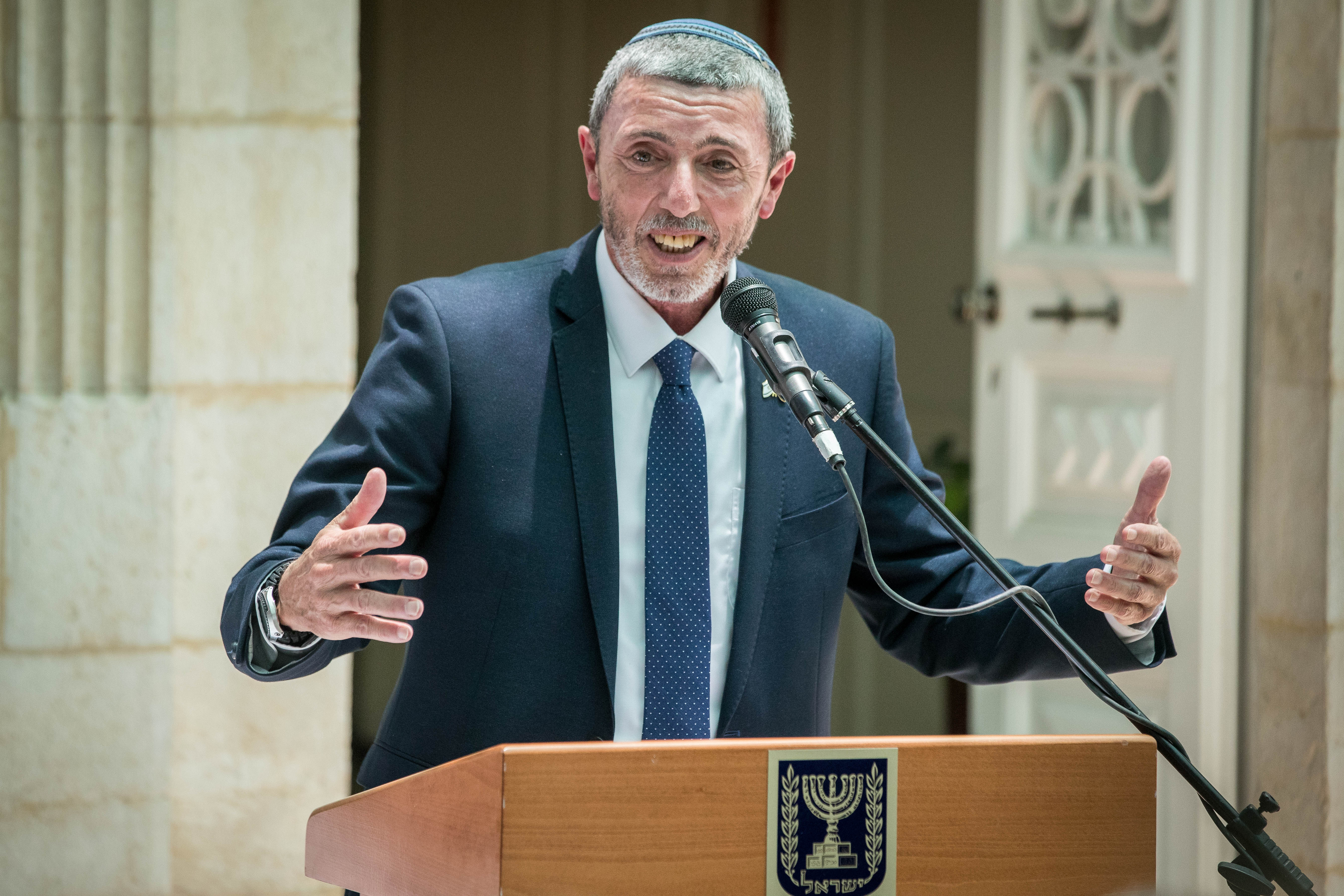 הרב רפי למנהלים: "טיפולי המרה הם דבר חמור ופסול"