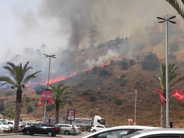 עשן בחיפה היום