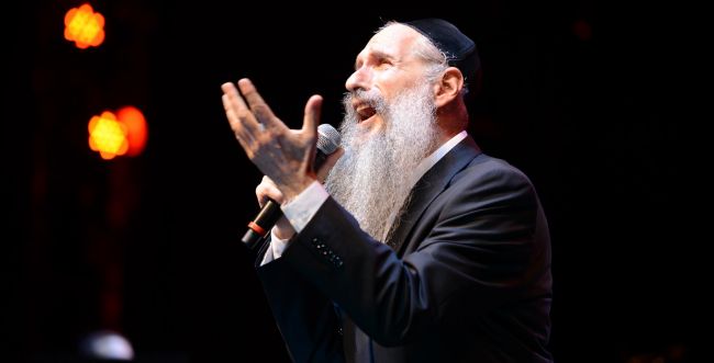 לאחר שעזב בגלל העישון: מרדכי בן דוד יפצה את המארח