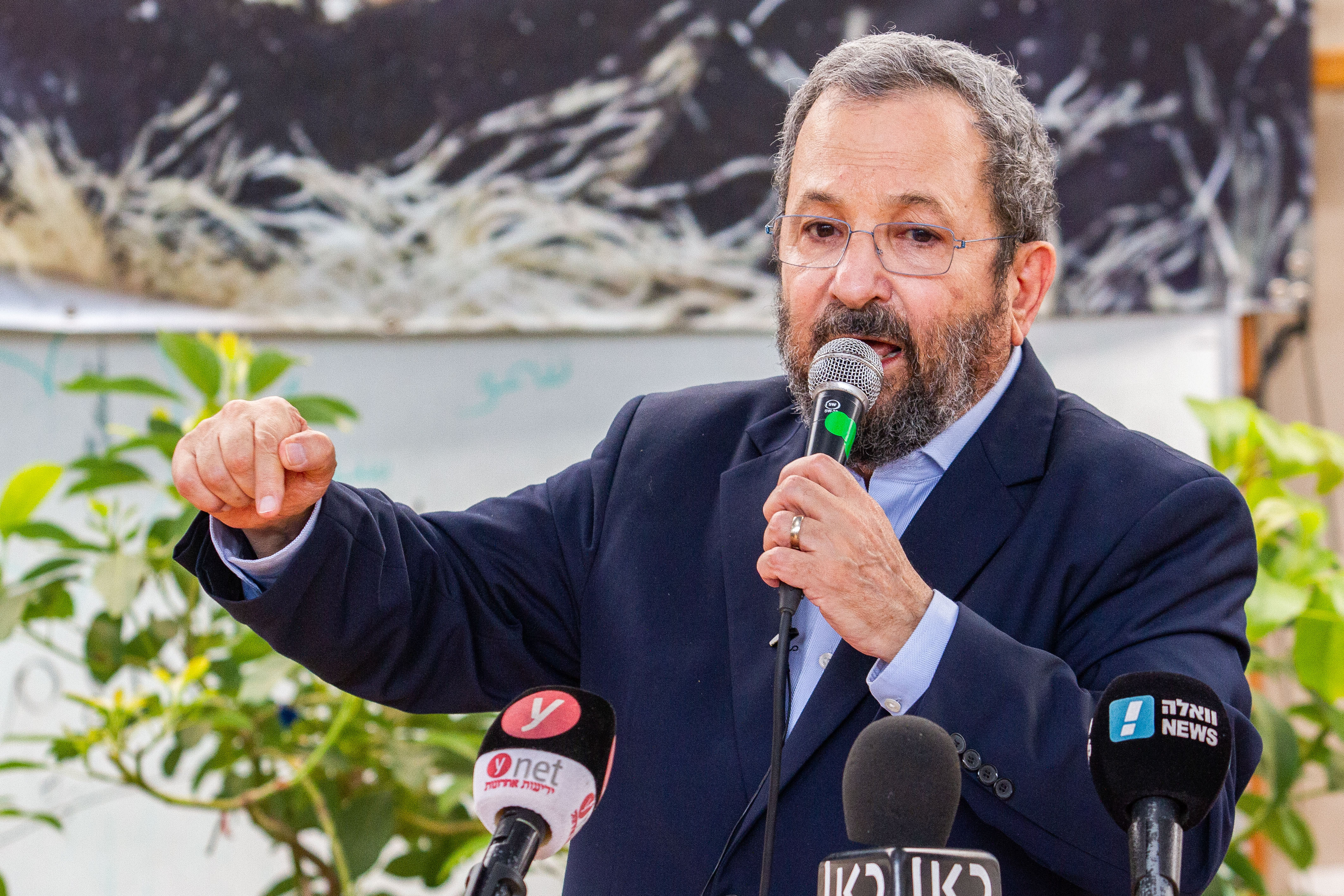 שוב מתנצל: אהוד ברק מתנצל על מהומות אוקטובר